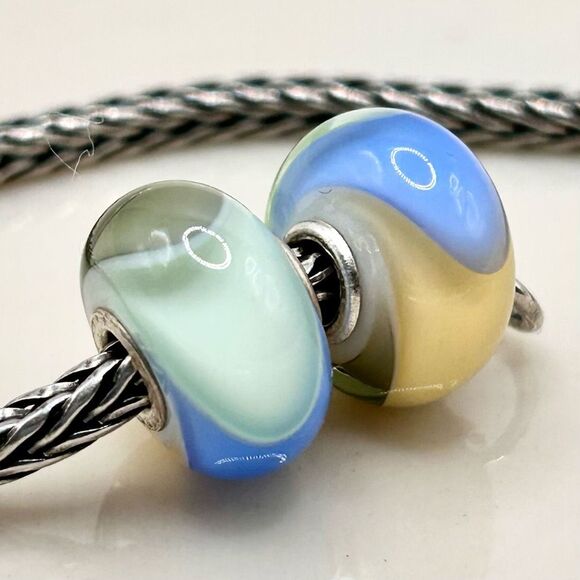 TROLLBEADS Dream Armadillo LAA 925S NEW! Blue Yellow Green $ per bead - Picture 1 of 6